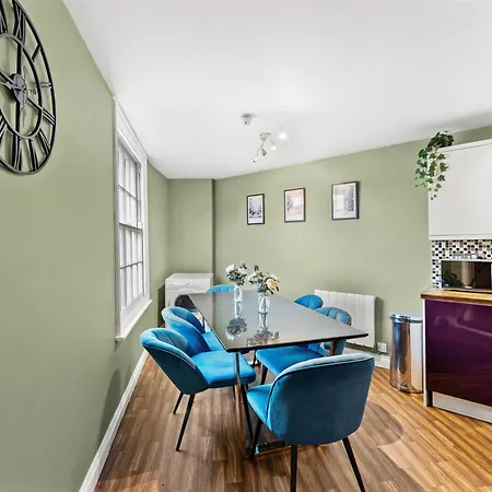 The Penthouse On Bristols Iconic Harbourside